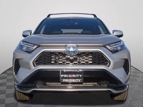 Used 2024 Toyota RAV4 SE w/ Weather & Moonroof Package image 5