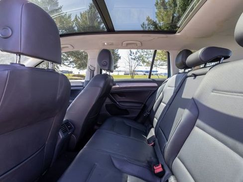 Used 2015 Volkswagen Golf SE w/ Lighting Package FWD image 14