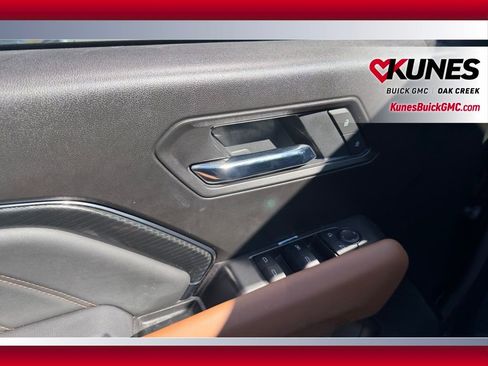 Used 2025 GMC Canyon AT4 image 5