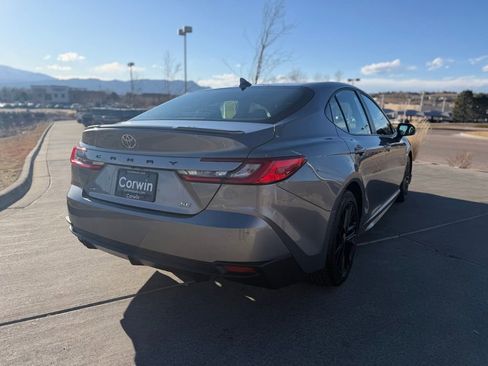 Used 2025 Toyota Camry SE image 8