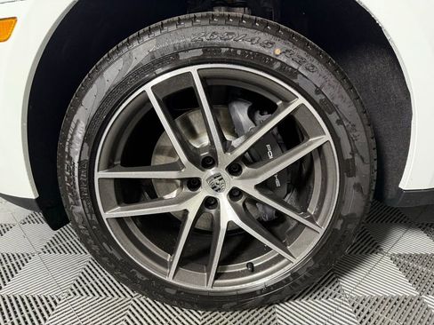 New 2025 Porsche Macan image 11