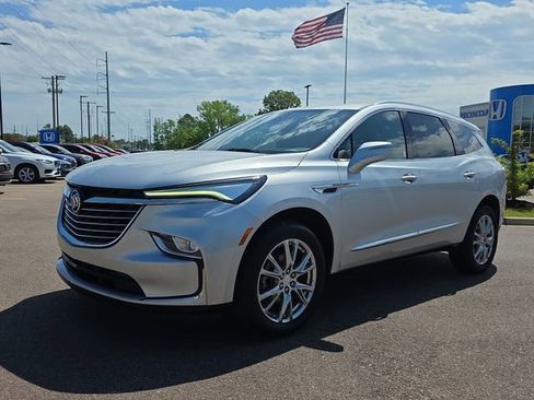 Used 2022 Buick Enclave Premium FWD image 7