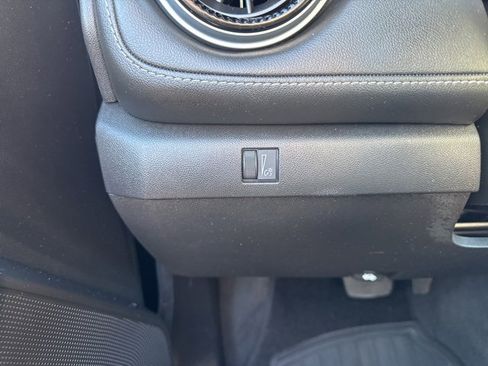 Used 2023 Chevrolet Colorado LT w/ LT Convenience Package III image 19