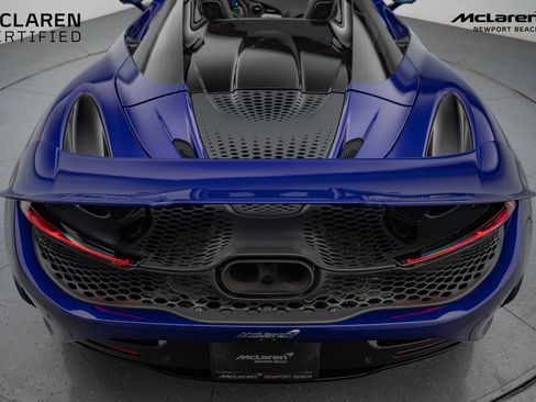 Used 2025 McLaren 750S Spider RWD image 35