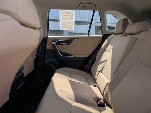 Used 2025 Toyota RAV4 XLE AWD/4WD image 32