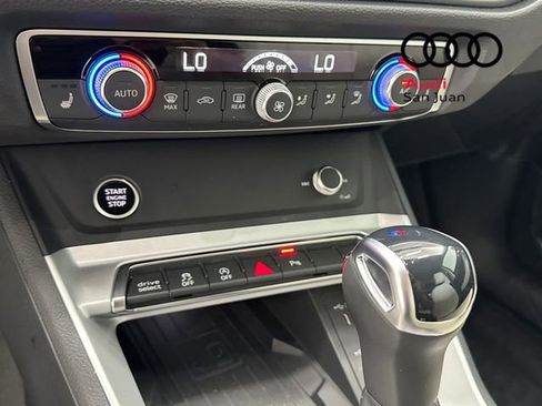 Used 2024 Audi Q3 2.0T Premium w/ Convenience Package AWD/4WD image 31
