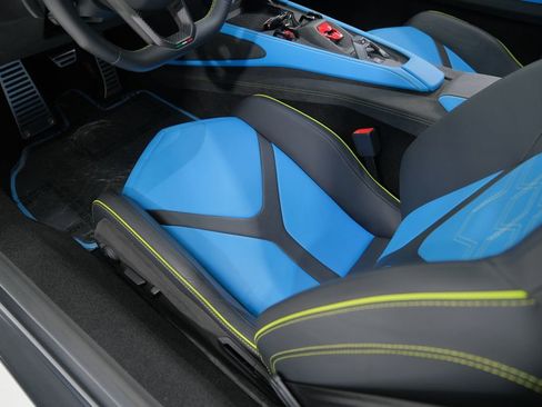 Used 2025 Lamborghini Revuelto AWD/4WD image 29