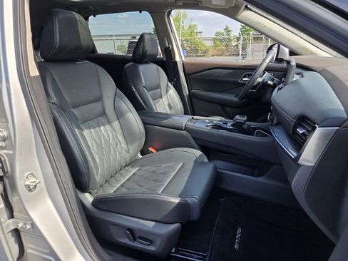 Certified 2023 Nissan Rogue Platinum w/ Platinum Premium Package FWD image 15