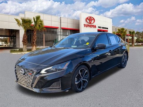 Used 2024 Nissan Altima 2.5 SR image 8