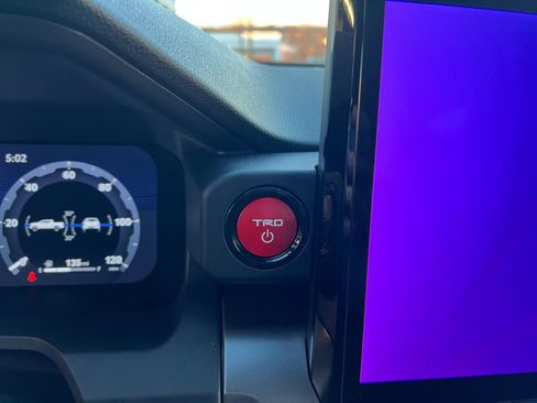 Used 2025 Toyota Tacoma TRD Off-Road image 23