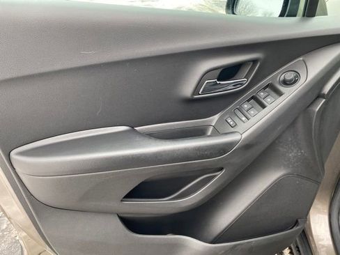 Used 2022 Chevrolet Trax LS w/ Tint and Cruise Package image 14