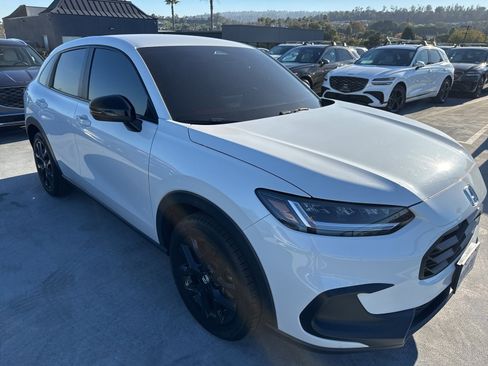 Used 2023 Honda HR-V Sport image 1