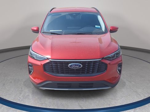 Used 2023 Ford Escape Platinum AWD/4WD image 2