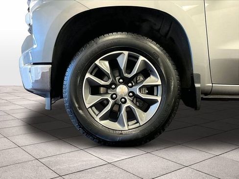 Used 2024 Chevrolet Silverado 1500 LT AWD/4WD image 8