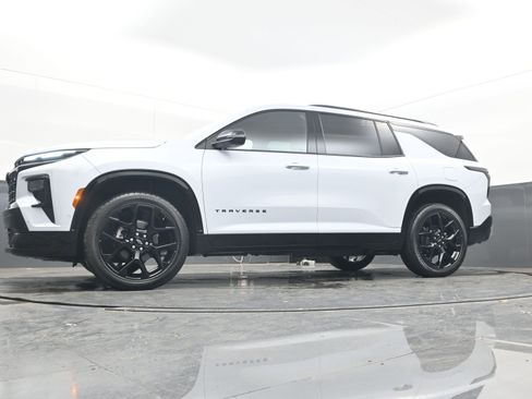 New 2026 Chevrolet Traverse RS w/ LPO, Floor Liner Package FWD image 26