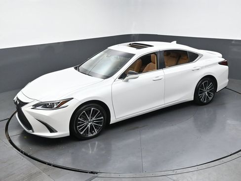 Used 2025 Lexus ES 350 w/ Premium Package image 45