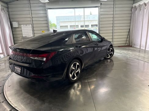 Used 2023 Hyundai Elantra SEL w/ Convenience Package FWD image 5