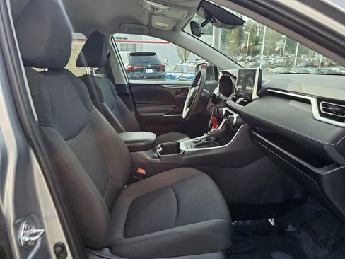 Certified 2025 Toyota RAV4 LE AWD/4WD image 11