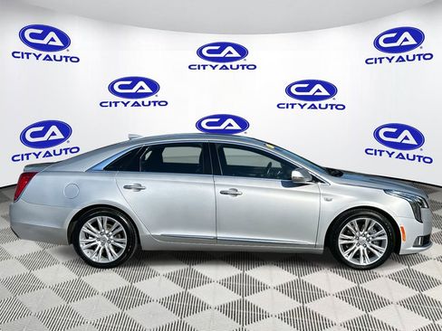 Used 2018 Cadillac XTS Luxury image 2