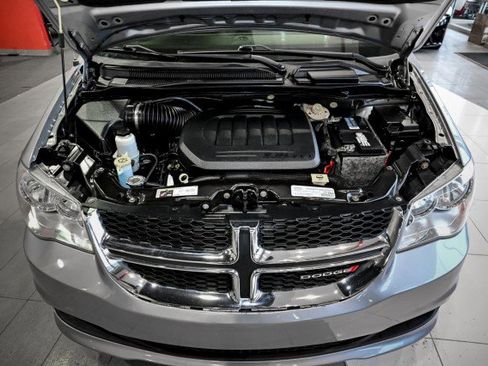 Used 2019 Dodge Grand Caravan SXT w/ Rear Park Assist Package image 42