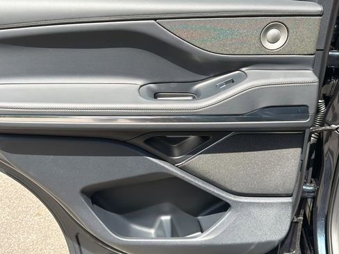 New 2026 Lincoln Navigator Reserve AWD/4WD image 23