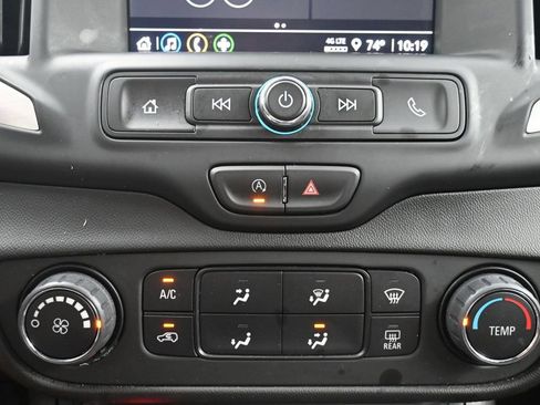 Used 2024 GMC Terrain SLE AWD/4WD image 14