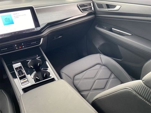 New 2026 Volkswagen Atlas Cross Sport SE image 12