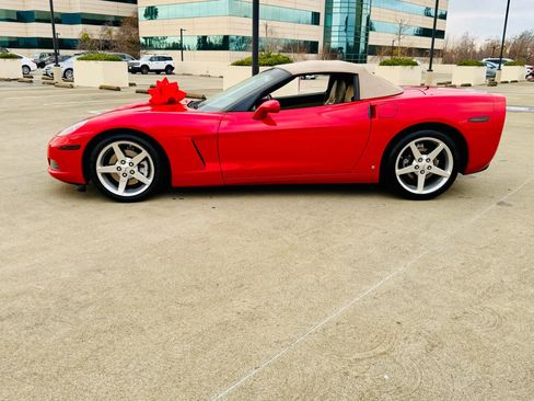 Used 2006 Chevrolet Corvette Convertible w/ Preferred Equipment Group image 48