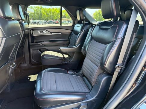 Used 2025 Ford Explorer ST-Line AWD/4WD image 13