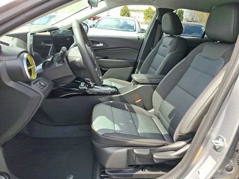 New 2026 Chevrolet Trax LT w/ Driver Confidence Package FWD image 6