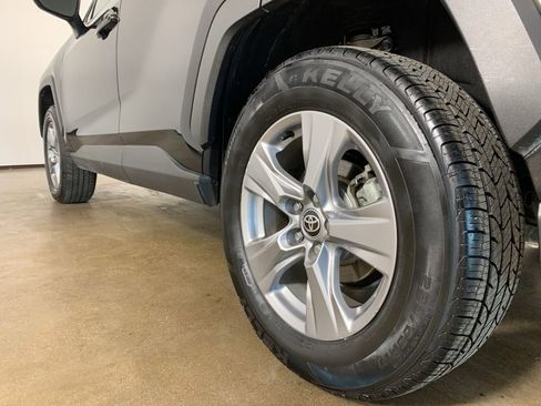 Used 2022 Toyota RAV4 XLE AWD/4WD image 14