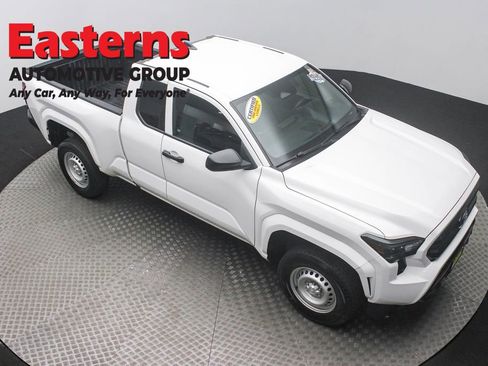 Used 2024 Toyota Tacoma SR image 3