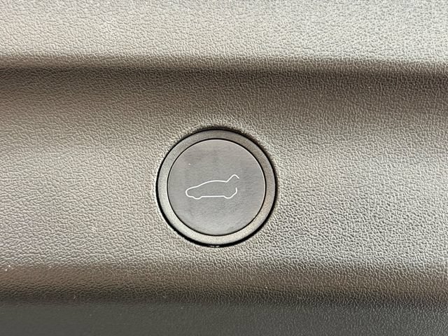 Used 2023 Tesla Model Y Performance AWD/4WD image 36