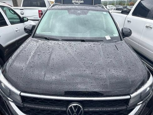 Used 2023 Volkswagen Taos SE w/ Panoramic Sunroof Package AWD/4WD image 20