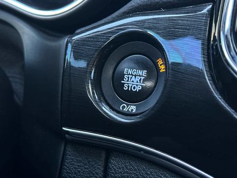 Used 2019 Jeep Grand Cherokee Trailhawk AWD/4WD image 25