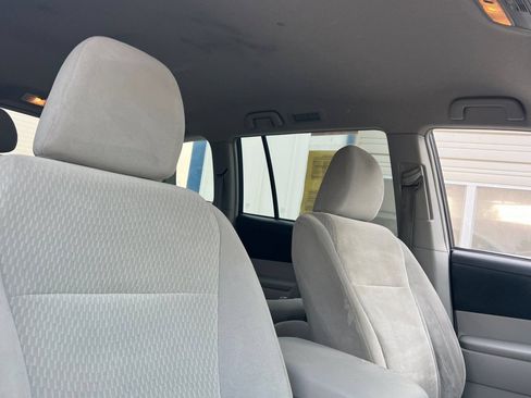 Used 2010 Toyota Highlander 4WD image 18