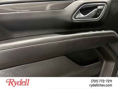 Used 2023 GMC Yukon AT4 w/ AT4 Premium Plus Package AWD/4WD image 11
