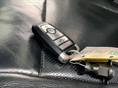 Used 2019 Ford F350 Lariat w/ Lariat Ultimate Package image 19