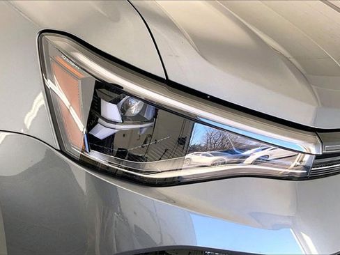 Used 2025 Volkswagen Taos SE w/ Panoramic Sunroof Package image 28