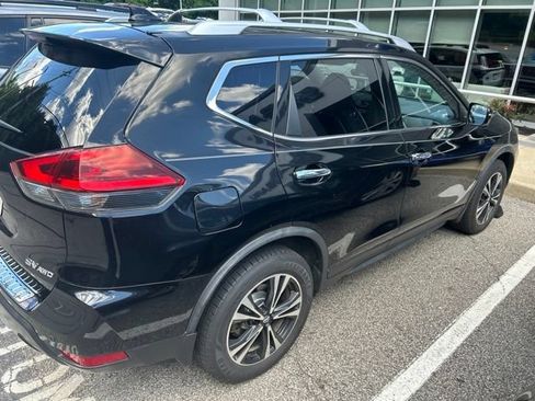 Used 2019 Nissan Rogue SV w/ Premium Package AWD/4WD image 8