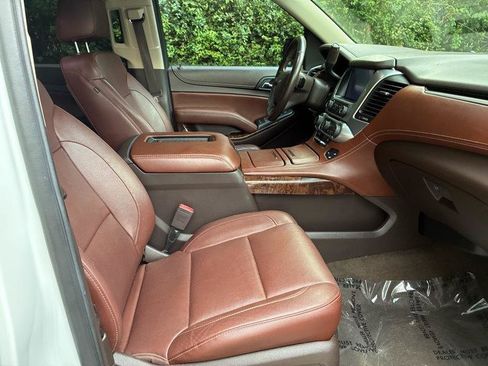 Used 2017 Chevrolet Suburban Premier AWD/4WD image 30