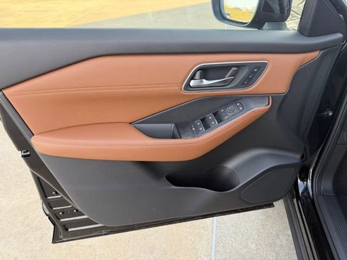 New 2026 Nissan Rogue Platinum image 13