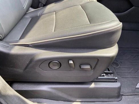Used 2022 GMC Yukon SLT w/ SLT Premium Package AWD/4WD image 29