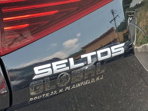 Used 2023 Kia Seltos S AWD/4WD image 30