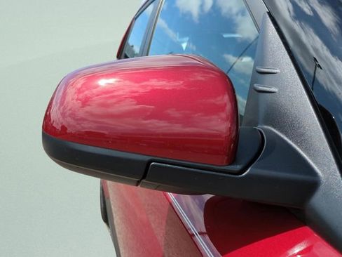 Certified 2025 Hyundai Venue Limited FWD image 35