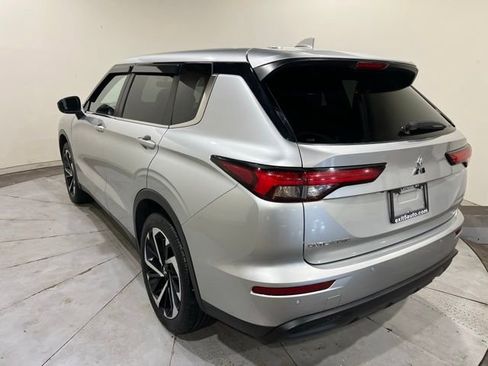 Used 2022 Mitsubishi Outlander ES image 11