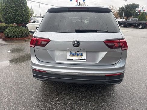 Used 2024 Volkswagen Tiguan SE image 4