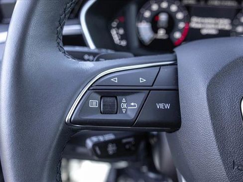 Used 2025 Audi Q3 2.0T Premium image 14