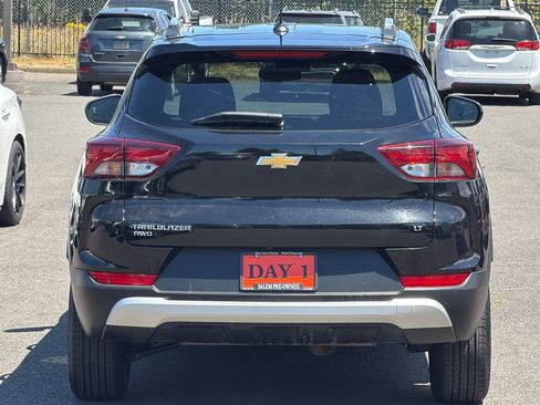Used 2025 Chevrolet TrailBlazer LT AWD/4WD image 6