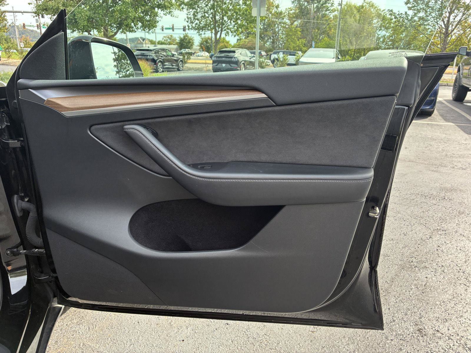Used 2023 Tesla Model Y Performance AWD/4WD image 22